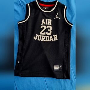 Jordan 23 jersey (youth medium)